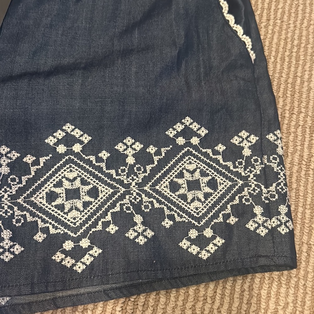 NWT ANTHRO J.O.A. High Waist Blue and White Embroidered Shorts size large - Picture 5 of 10